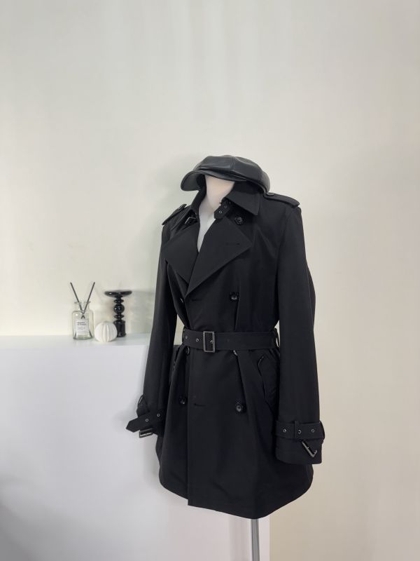 【分期0利率】BURBERRY 黑標內裏格紋風衣外套【95成新】 