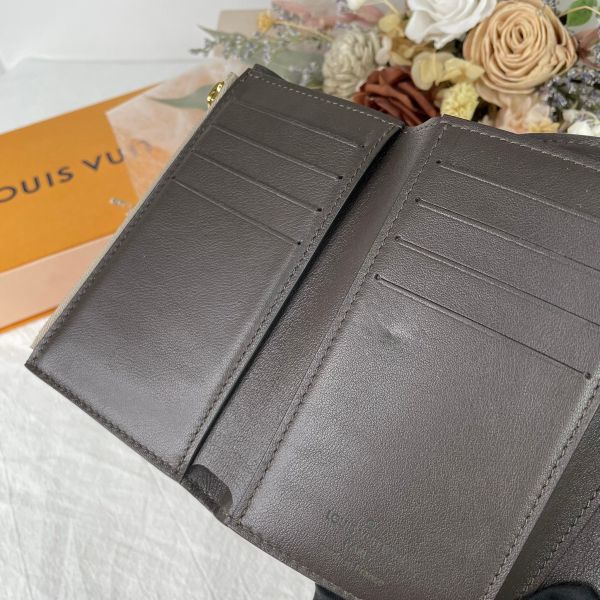 【12期0利率】LV Capucines 短夾 奶茶色【95成新】 
