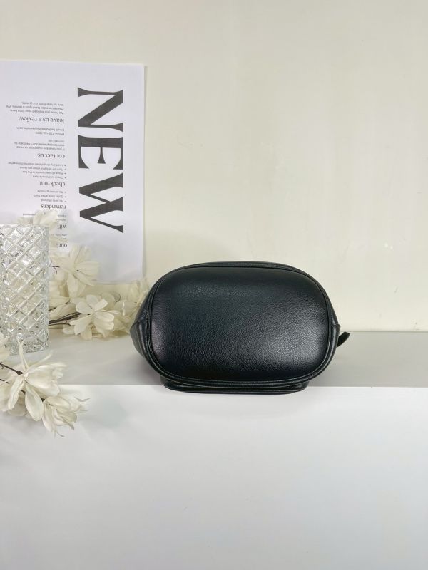 【分期0利率】PRADA 皮革水桶包【未使用閒置品】 