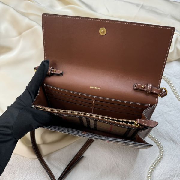 【12期0利率】BURBERRY 全皮翻蓋內裡格紋WOC【95成新】 