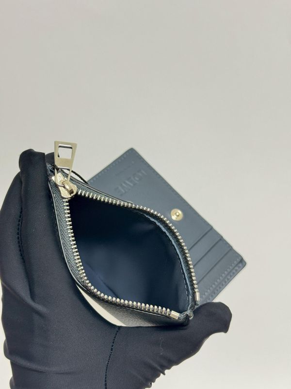 【未使用閒置品】LOEWE 小牛皮對折拉鍊短夾 