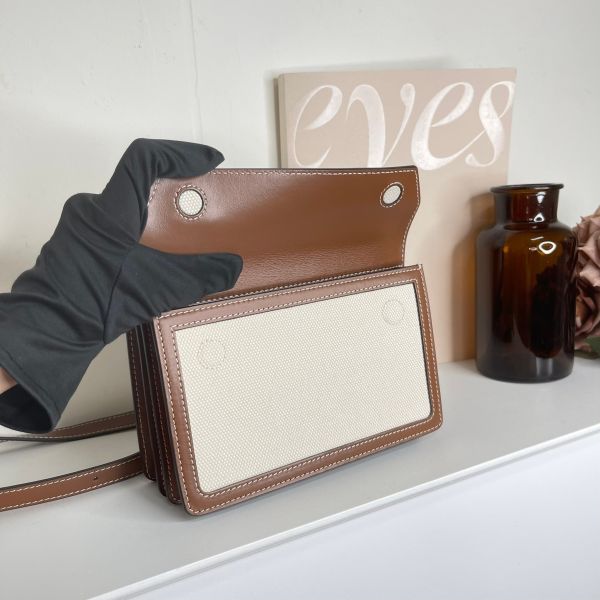 【12期0利率】BURBERRY MINI HORSEFERRY斜背包【99成新】 