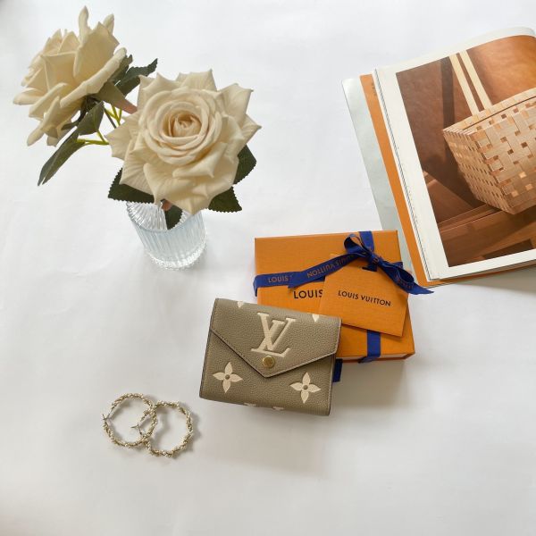 【12期0利率】LV   Victorine皮革三折短夾【99成新】 