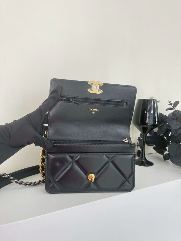【分期0利率】CHANEL 19 WOC 【95成新】 
