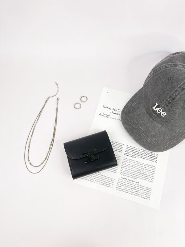 【分期0利率】CELINE 亮面牛皮革TRIOMPHE三折短夾 【95成新】 