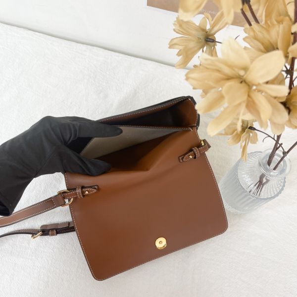 【12期0利率】BURBERRY 印花帆布及皮革翻蓋斜背包【95成新】 