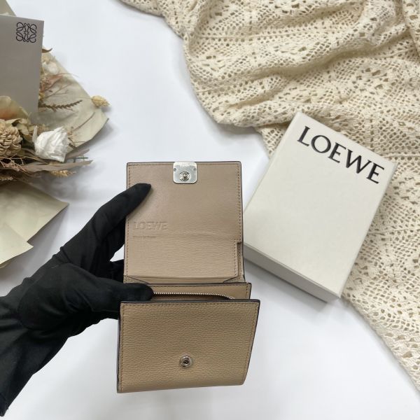 【12期0利率】LOEWE Anagram 卵石紋小牛皮對折短夾【台灣購證】【99成新】 