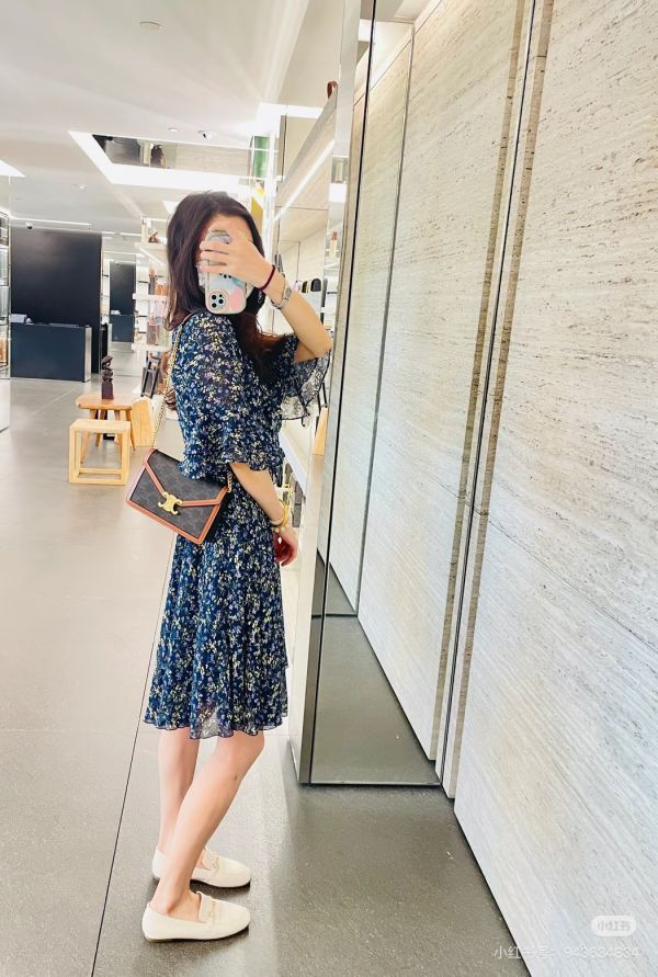 【分期0利率】CELINE MARGO標誌印花牛皮革飾鍊錢包【95成新】 