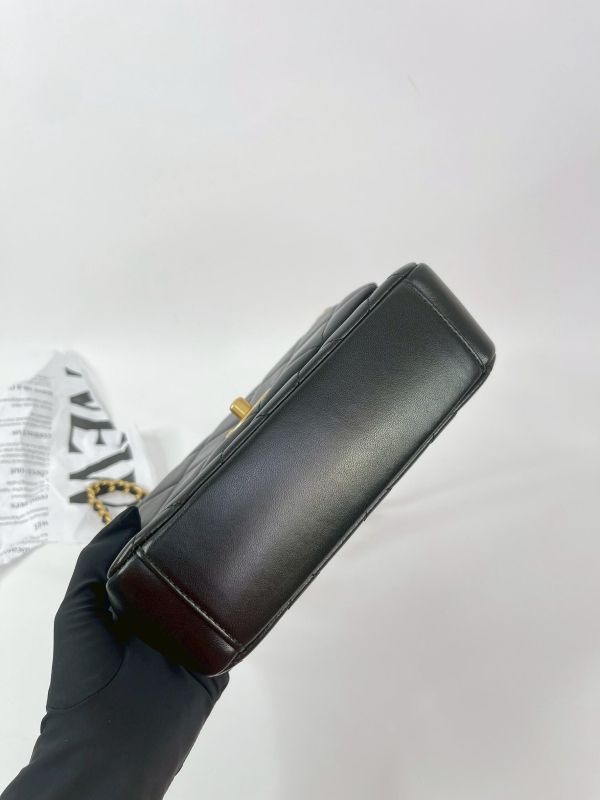 【95成新】CHANEL 21B 側邊金屬字母方胖 