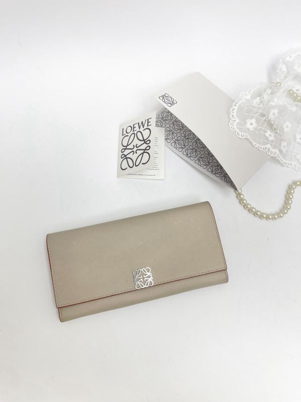【95成新】LOEWE 鵝卵石紋小牛皮ANAGRAM長夾 