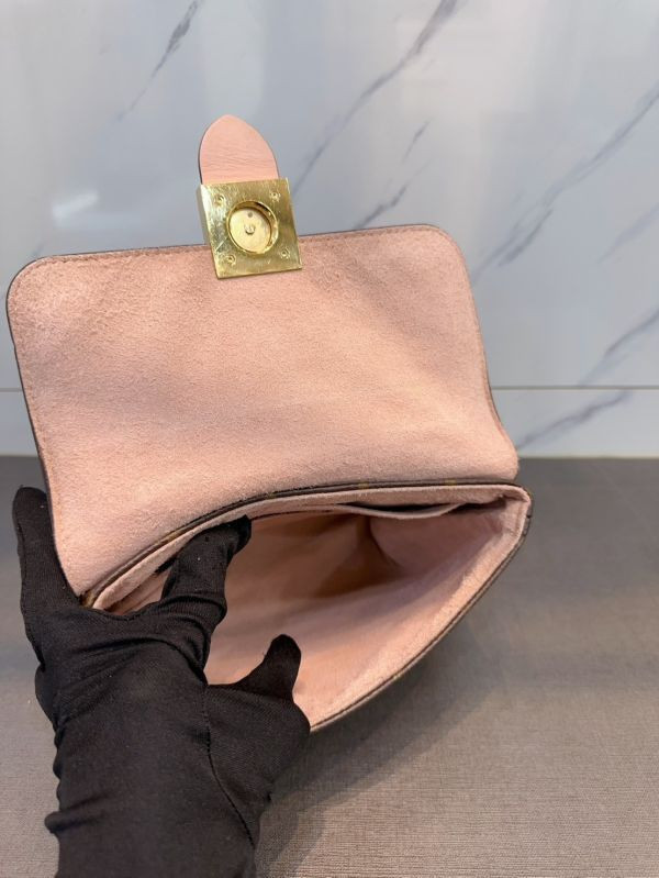 【分期0利率】LV LOCKY BB【20年台灣購證】【85成新】 