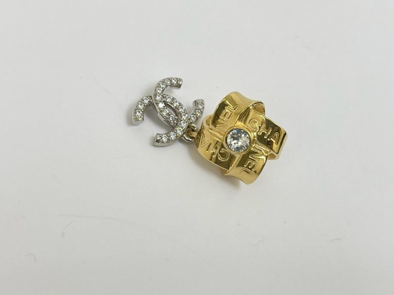 【全新品】CHANEL 25A  雙色水鑽CC吊墜耳環 