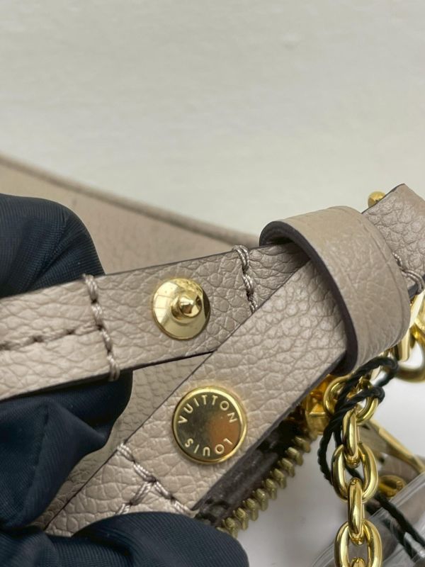 【99成新】LV Easy Pouch On Strap 