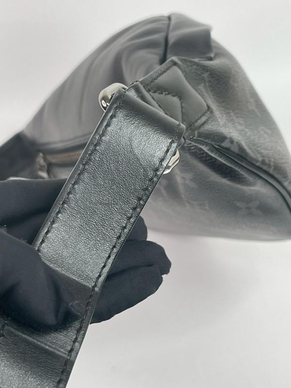 【9成新】LV 皮革背帶黑老花腰包 