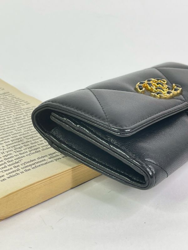 【分期0利率】CHANEL  19 中夾 【9成新】