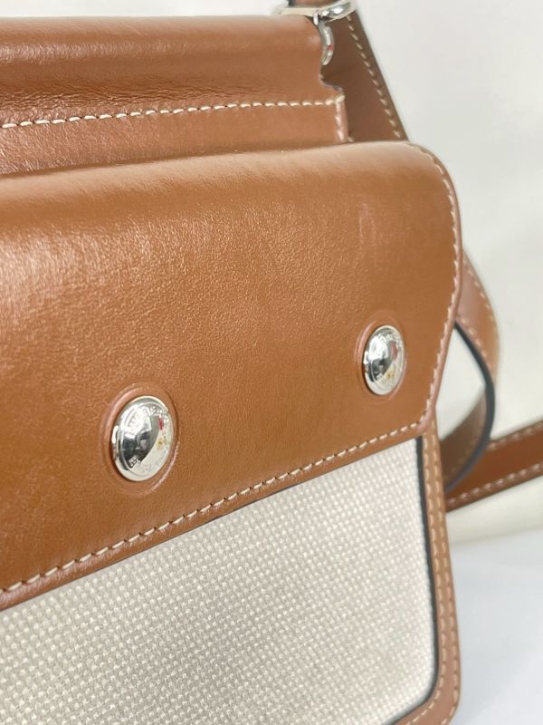 【分期0利率】BURBERRY MINI HORSEFERRY斜背包【85成新】 