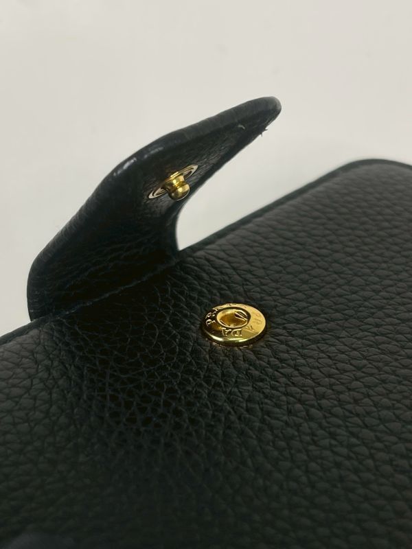 【分期0利率】PRADA 浮雕LOGO 對開短夾【99成新】 