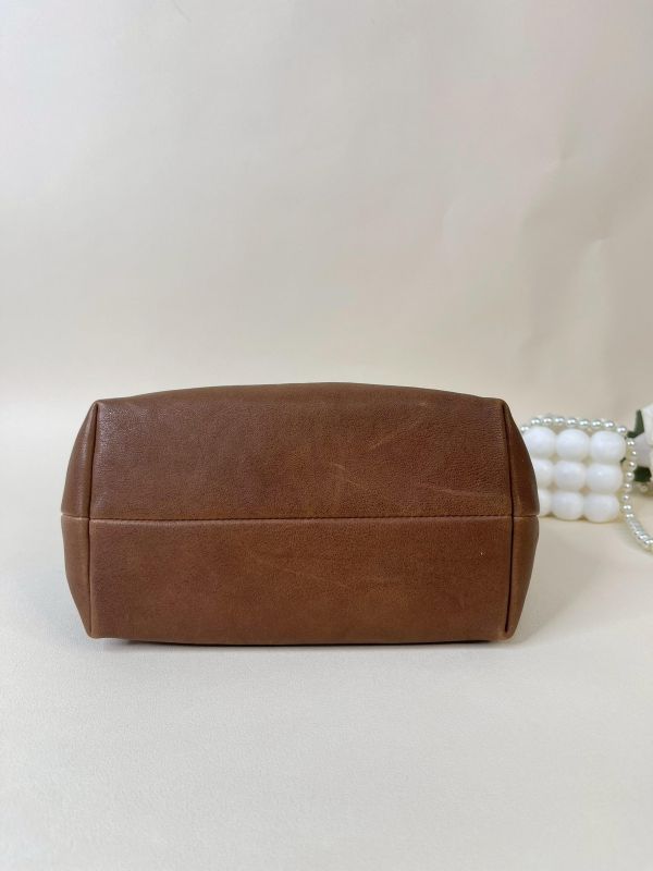 【9成新】MIUMIU 皮革飯盒包 