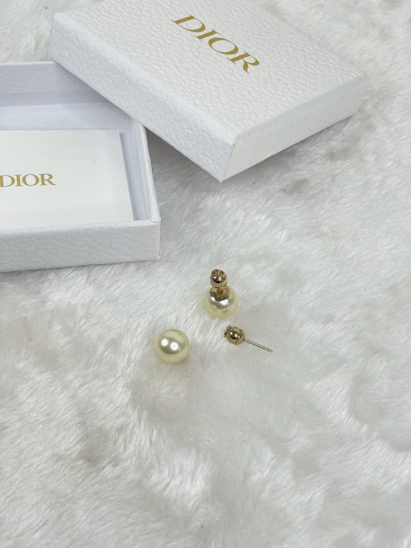 【分期0利率】DIOR 珍珠耳針耳環【95成新】 