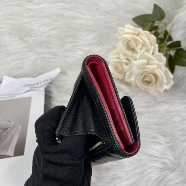 【9.5成新】【12期0利率】Chanel 19羊皮三折短夾 黑/金 