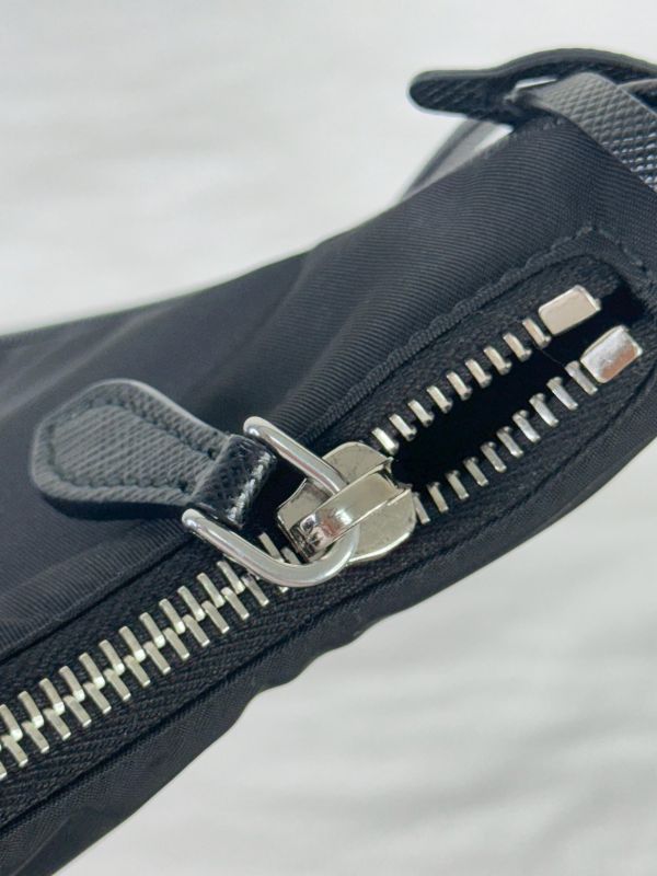 【95成新】PRADA Re-Edition 2005 Re-Nylon 迷你腋下包 