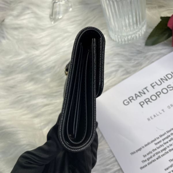 【99 成新】【12 期 0 利率】Chanel  Boy牛皮金扣 三折短夾 