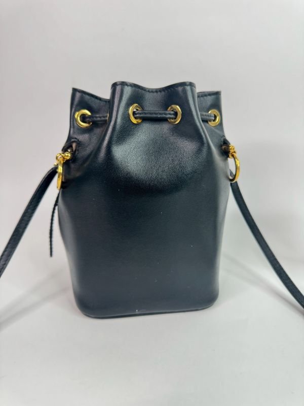 【分期0利率】FENDI Mon Treso 小牛皮水桶包【9成新】附贈原價17200老花提把 