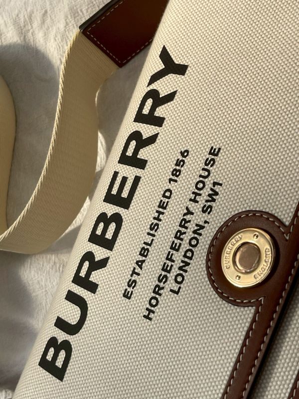 【分期0利率】BURBERRY HORSEFERRY 印花帆布NOTE斜背包【未使用閒置品】 