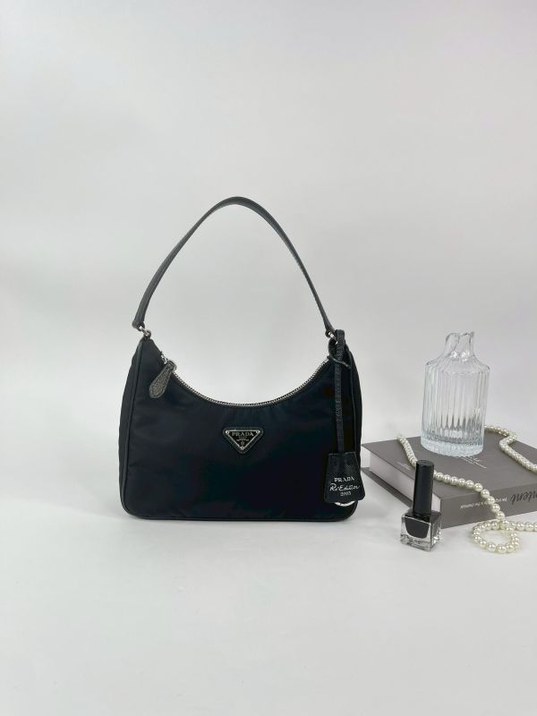 【95成新】PRADA Re-Edition 2005 Re-Nylon 迷你腋下包 
