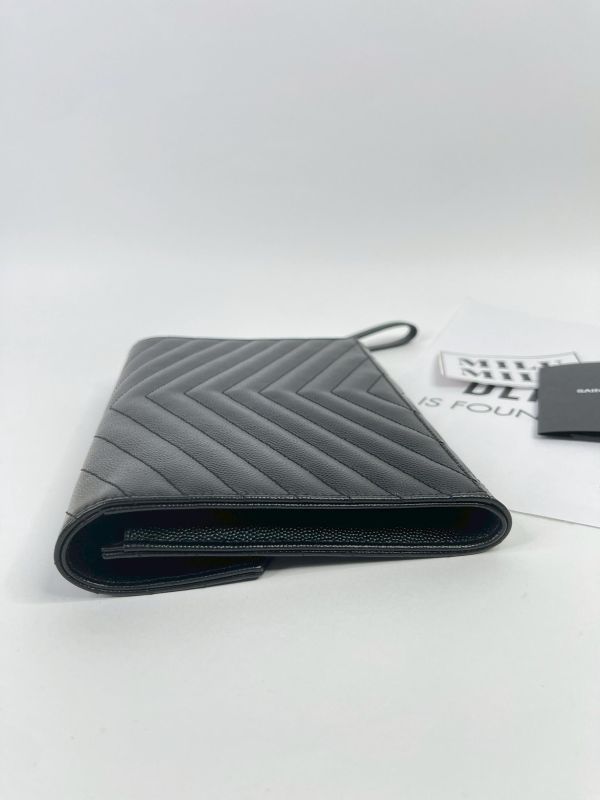 【99成新】YSL CASSANDRE 粒面壓紋手拿包 