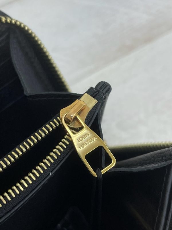 【95成新】LV 皮革LOGO拉鍊錢包 