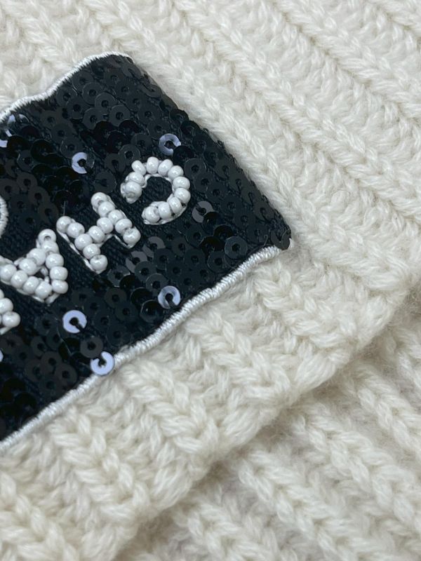 【9成新】CHANEL 23K  LOGO 亮片毛帽 
