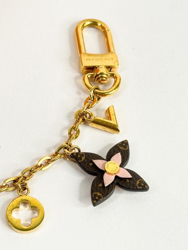 【分期0利率】LV Blooming Flowers 鏈帶手袋吊飾【9成新】 