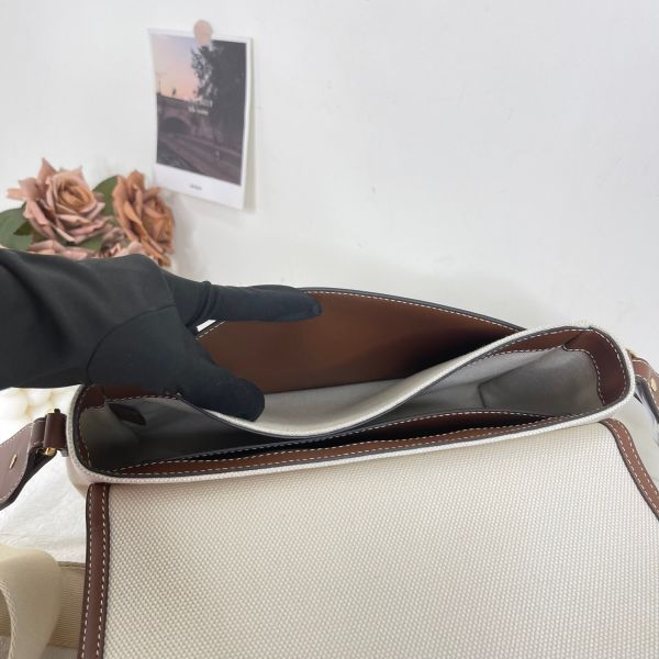 【12期0利率】BURBERRY HORSEFERRY 印花帆布斜背包【95成新】 