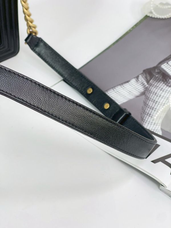 【95成新】CHANEL BOY 口蓋包28cm大號(芯片款) 