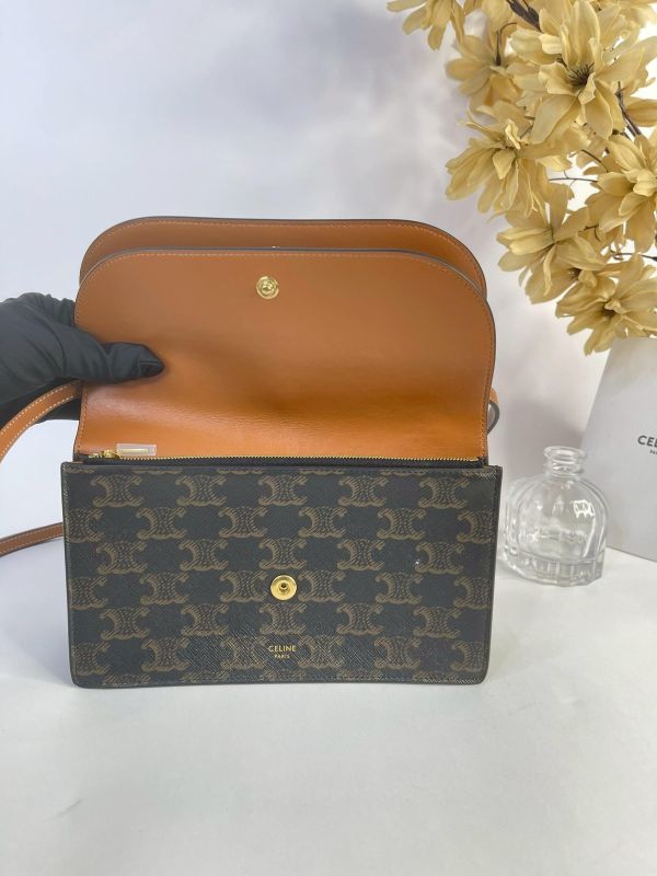 【全新品】CELINE TRIOMPHE凱旋門 STRAP WOC 