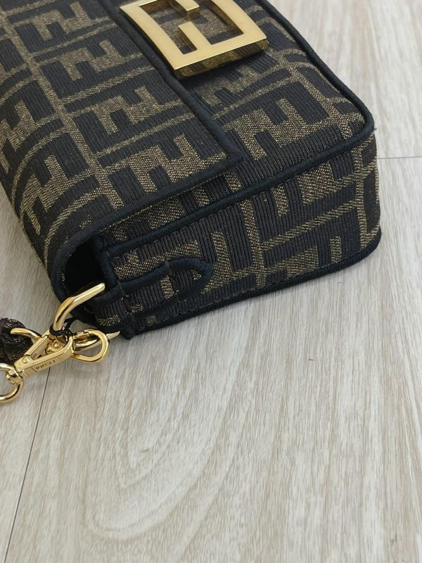 【95成新】FENDI 老花迷你法棍包 