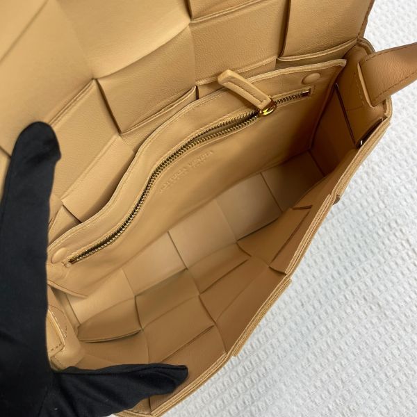 【9.5成新】【12期0利率】BV Cassette578004 5*3格 奶茶色Almond 