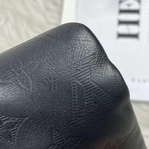 【12期0利率】LV小牛皮DISCOVERY POCHETTE 手拿包【9成新】 