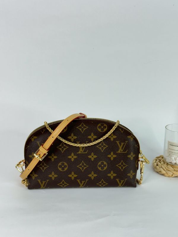 【分期0利率】LV 化妝包 MM【99成新】 