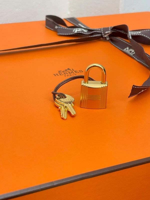 【全新品】HERMES PICOTIN 22 