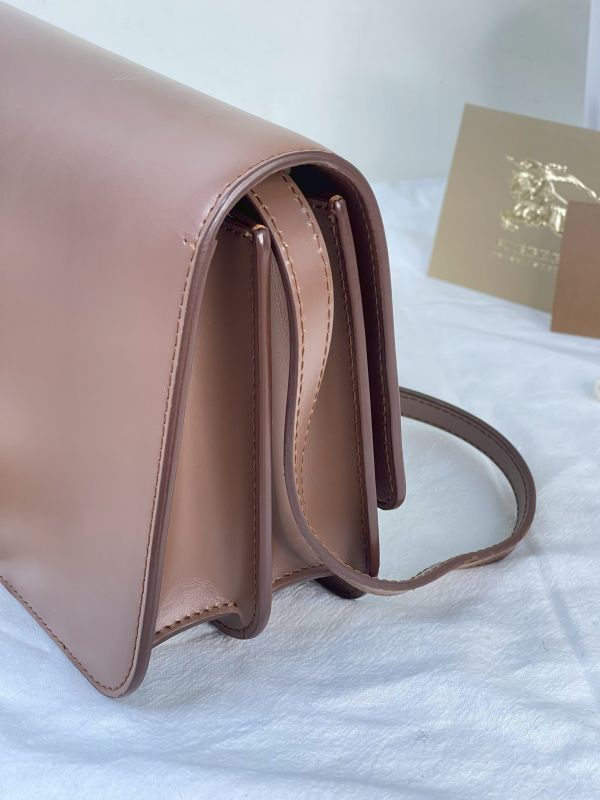 【分期0利率】BURBERRY TB鎖頭 小號翻蓋斜背包【9成新】 