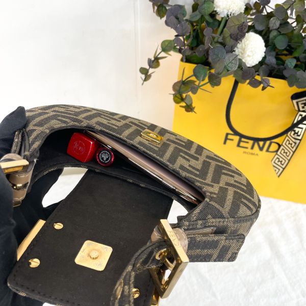 【12期0利率】FENDI 老花迷你餅乾包【95成新】 