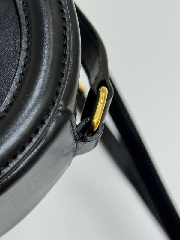 【95成新】CELINE CUIR TRIOMPHE OVAL 皮革大月餅包 