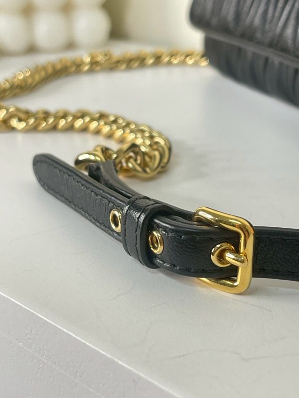 【分期0利率】MIUMIU MATELASSE 鍊條WOC【85成新】 