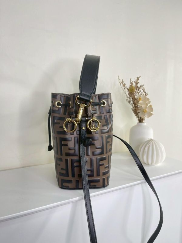 【99成新】FENDI Mon Treso 水桶包 