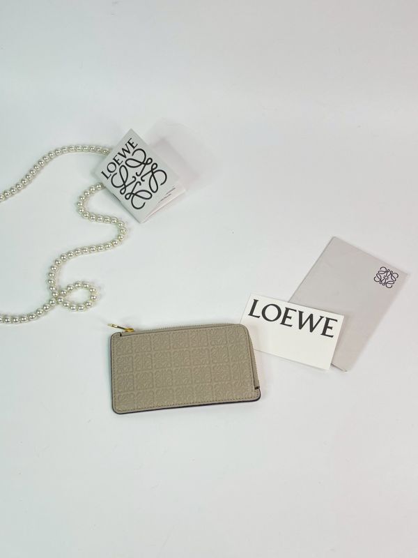【分期0利率】LOEWE  壓紋零錢卡包【未使用閒置品】