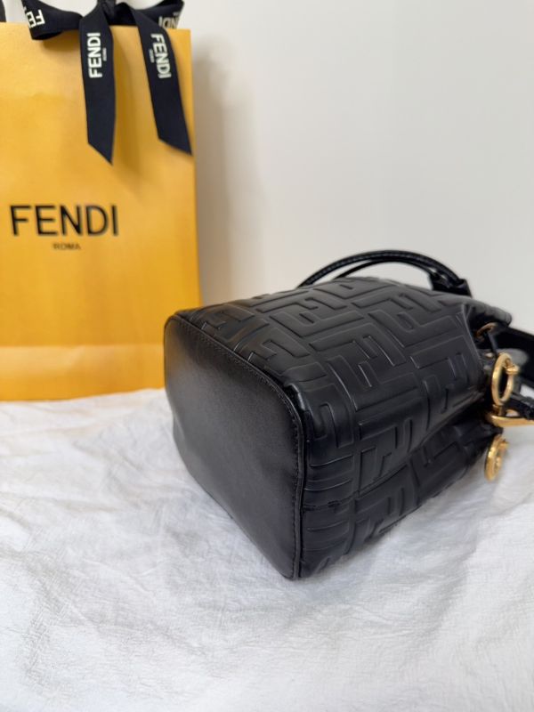 【分期0利率】FENDI Mon Tresor迷你水桶包【9成新】 