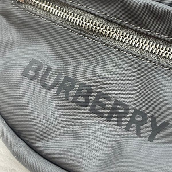 【12期0利率】BURBERRY 燙印LOGO迷你斜背胸包【全新閒置】 