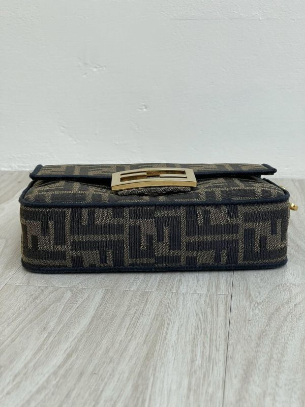 【95成新】FENDI 老花迷你法棍包 